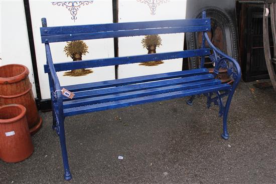 Metal frame garden bench(-)